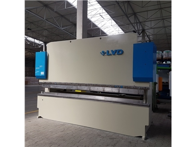 Hydraulic press brake LVD  170 t- 4200 mm. CNC