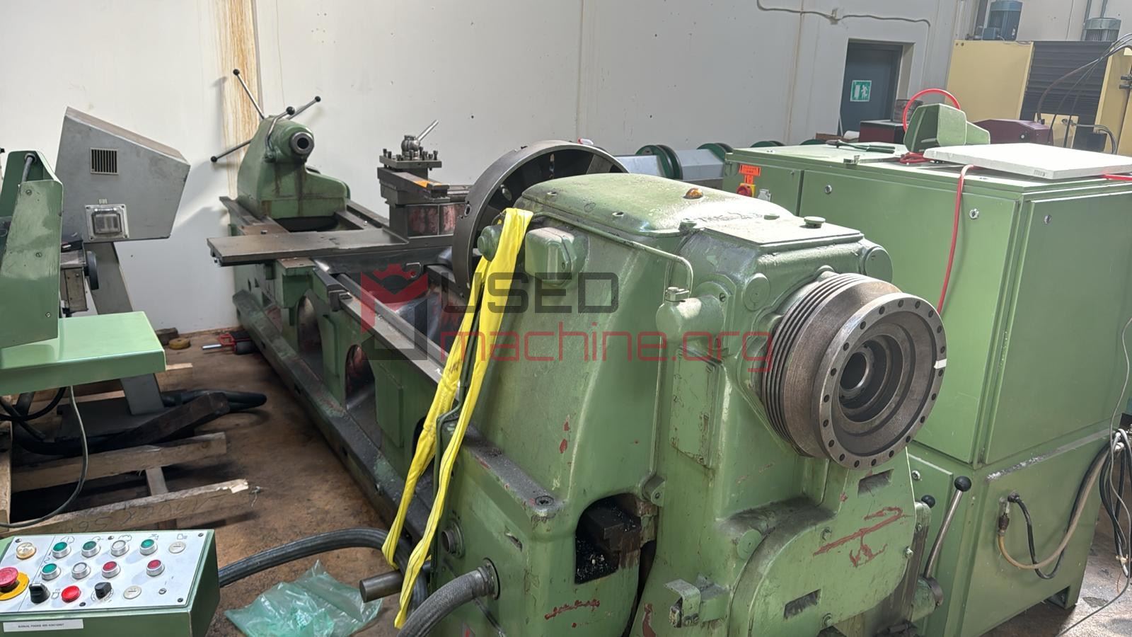 Centre Lathe TOS SU – 90 A