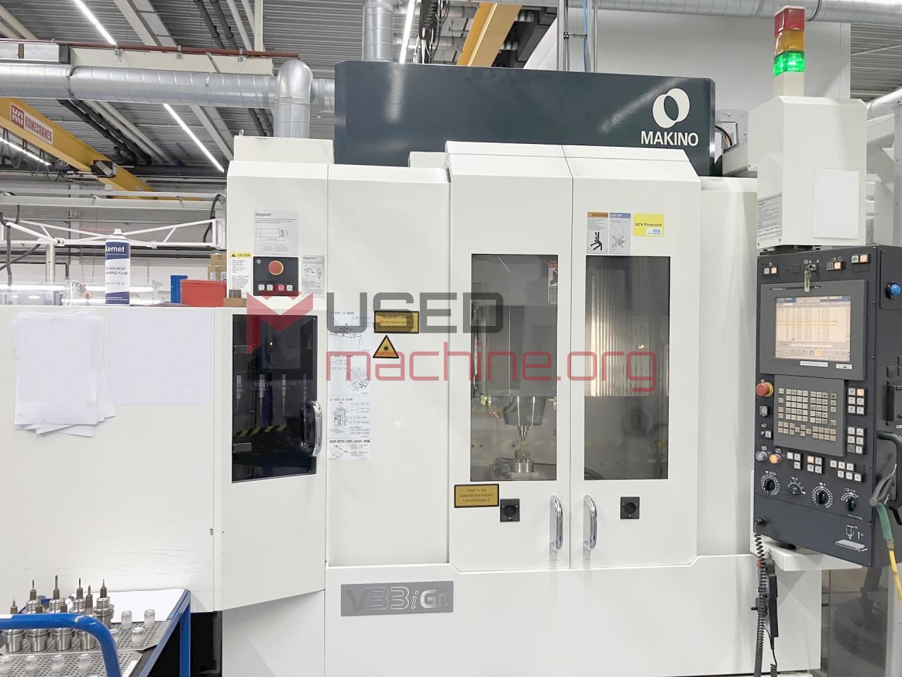 5 Axis Machining Centre MAKINO V 33i Graphite