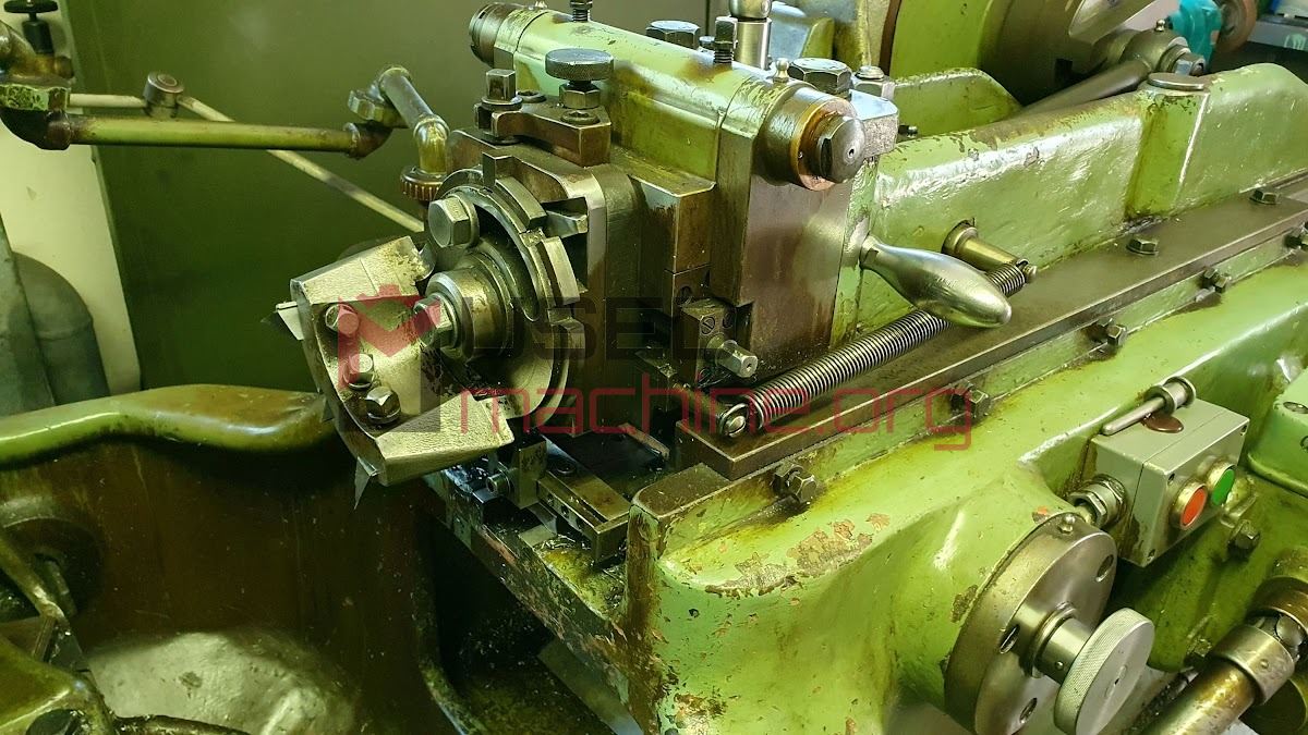 AKH 1A gear slotting machine
