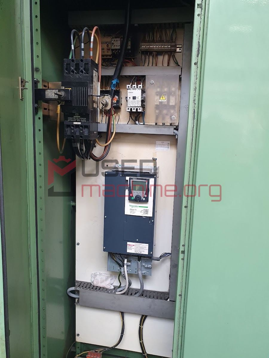 CS 105 - Milling Machines - table