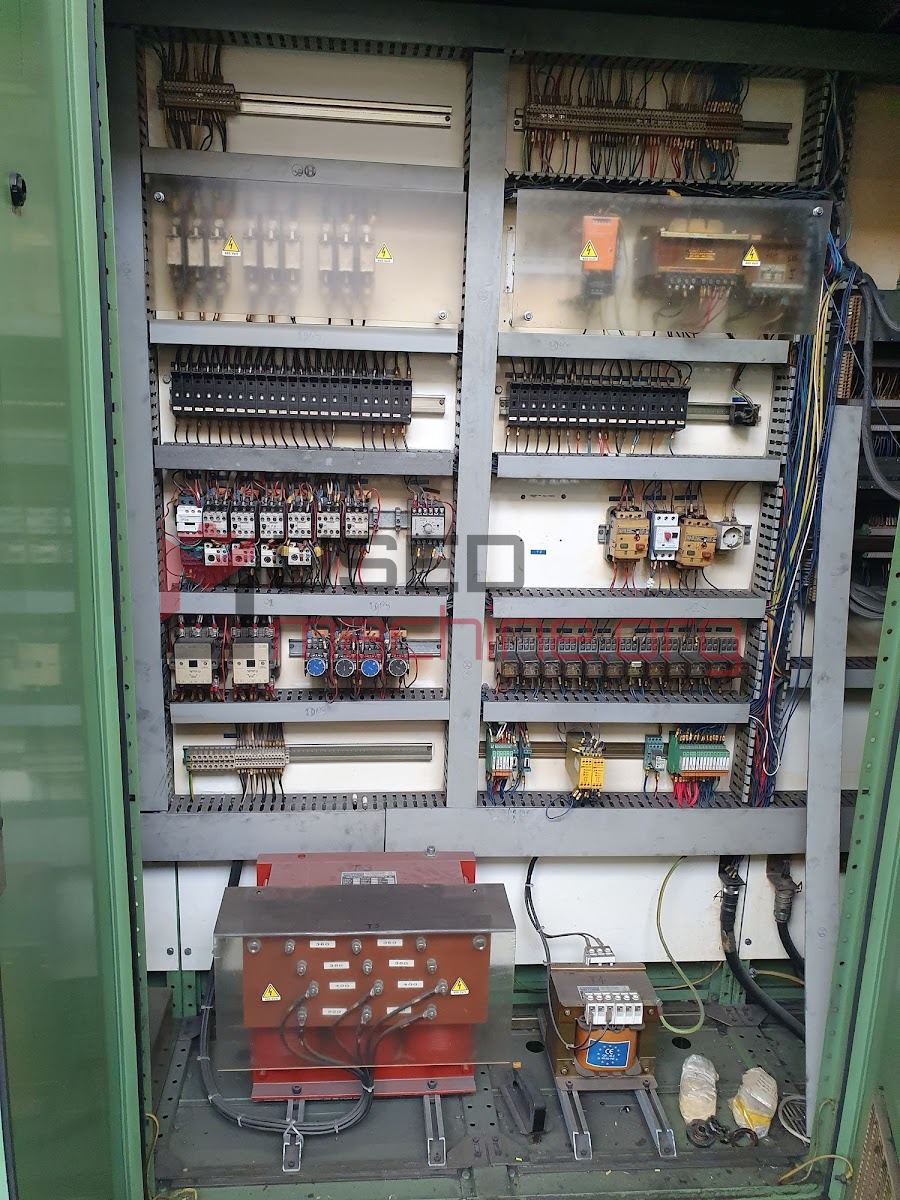 CS 105 - Milling Machines - table