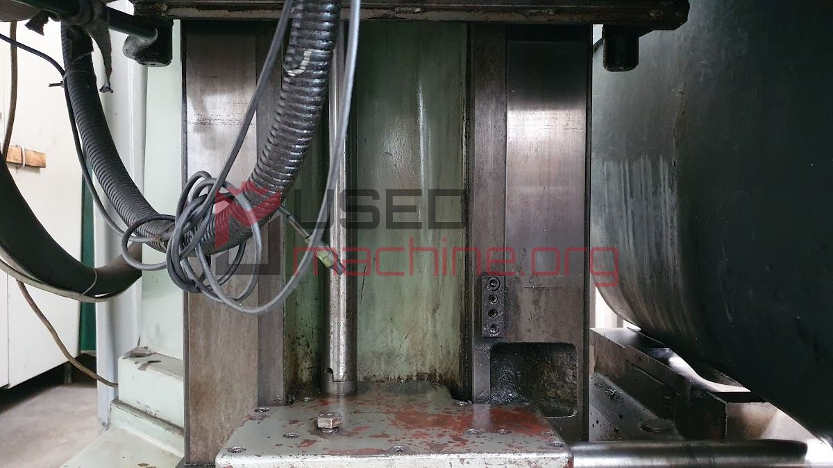 W 9 - borers horizontal - table
