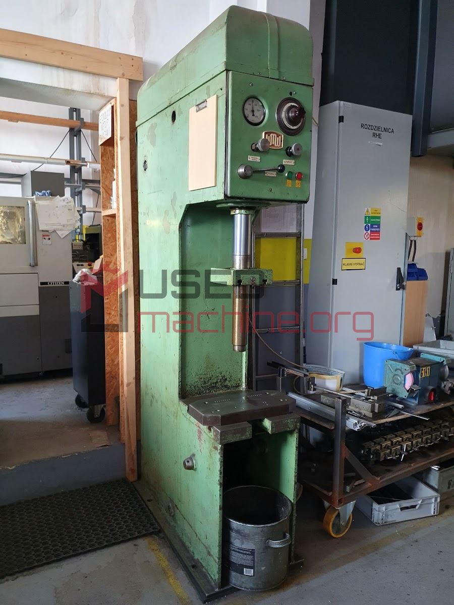 Zeulenroda PYE 10x250 - Hydraulic press