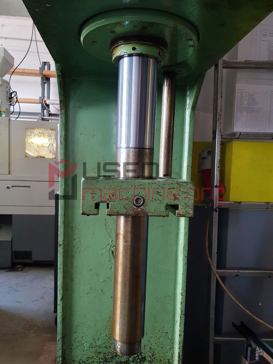 Zeulenroda PYE 10x250 - Hydraulic press