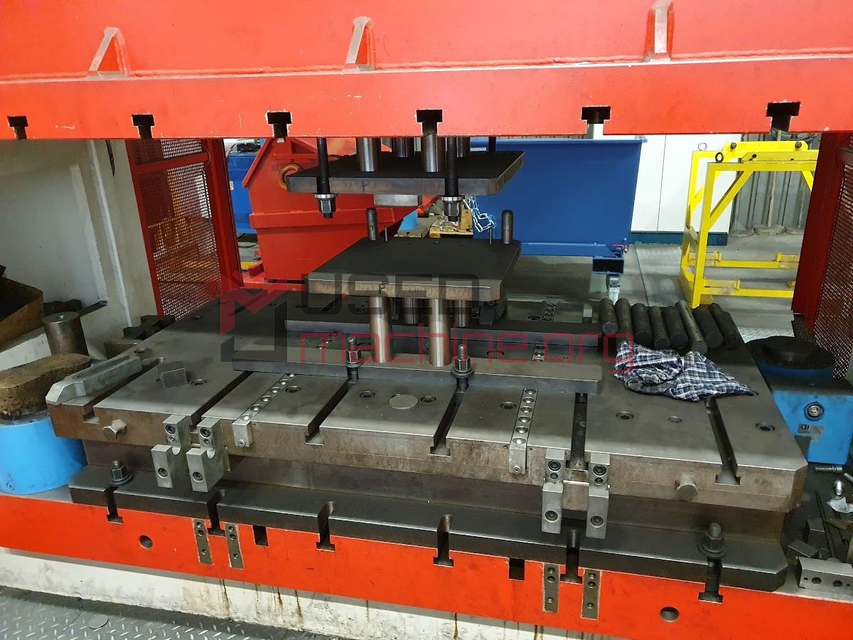 ZHO700 N / Press / Hydraulic