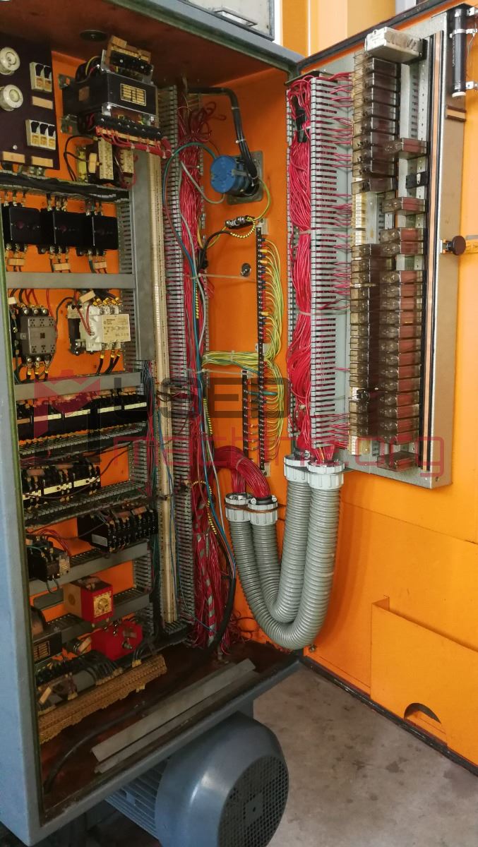 PFAUTER P900 UNIVERSAL GEAR HOBBING MACHINE WITH CROWNING