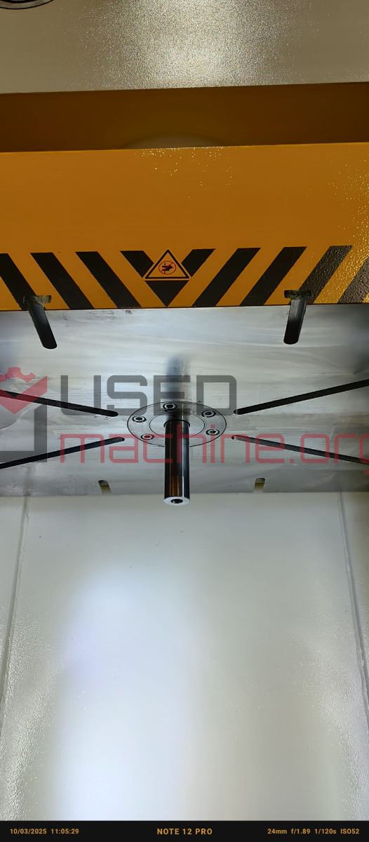 Durendus DCD-100 – Hydraulische Einständerpresse 10–100 t – 800 × 600 mm