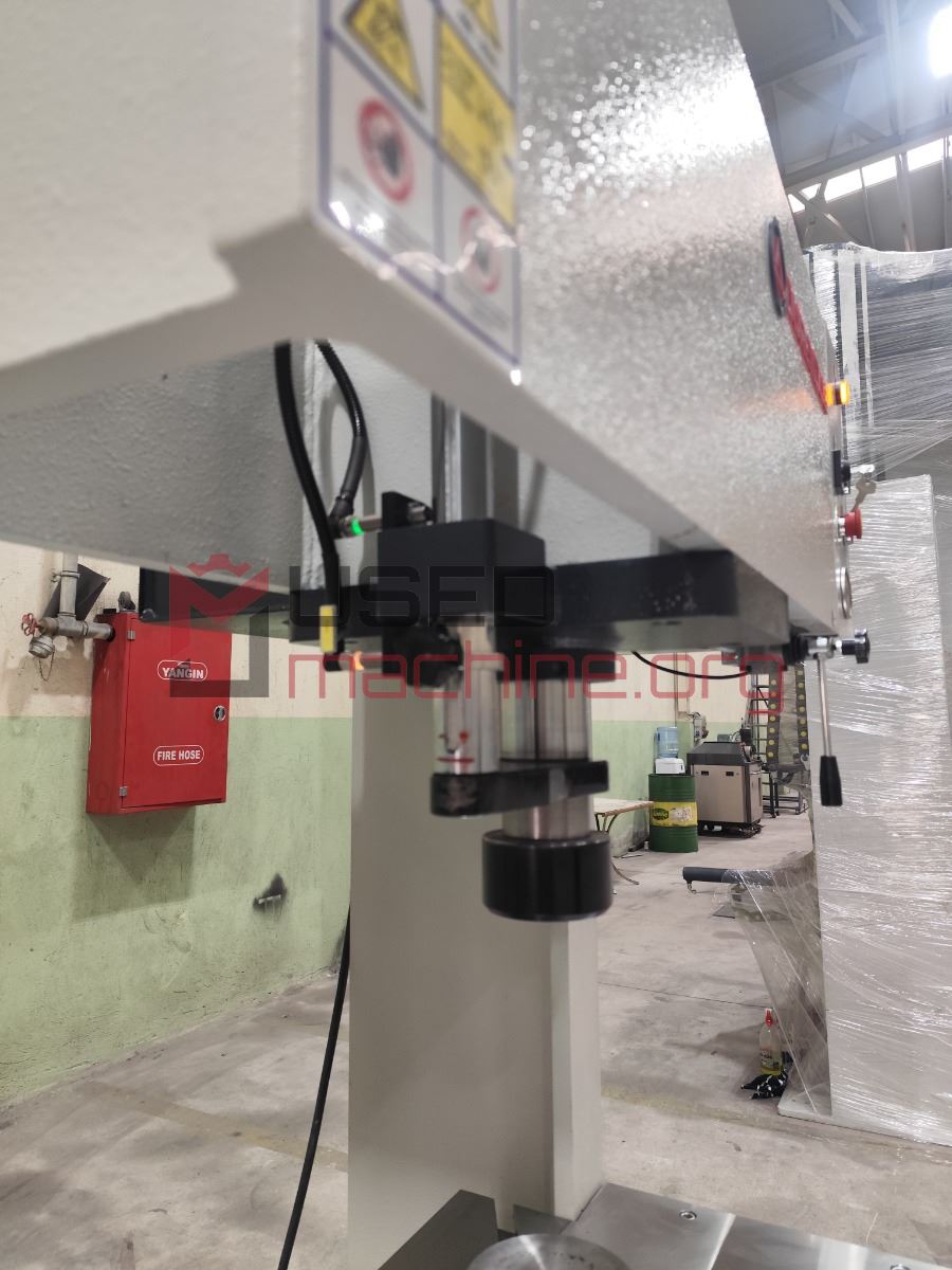 Montagepresse 100 Tonnen