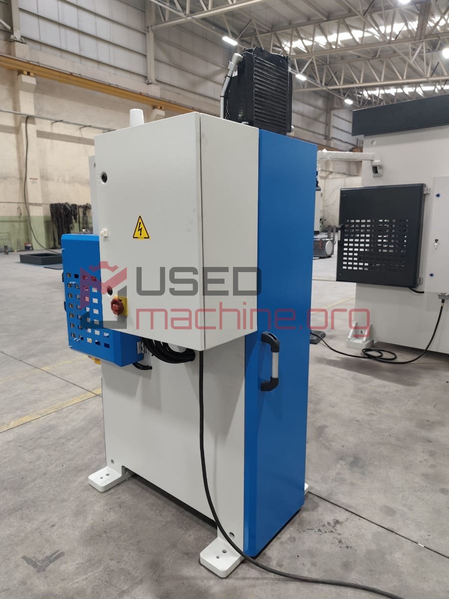 C-Presse – 15 T – 300 × 300 mm