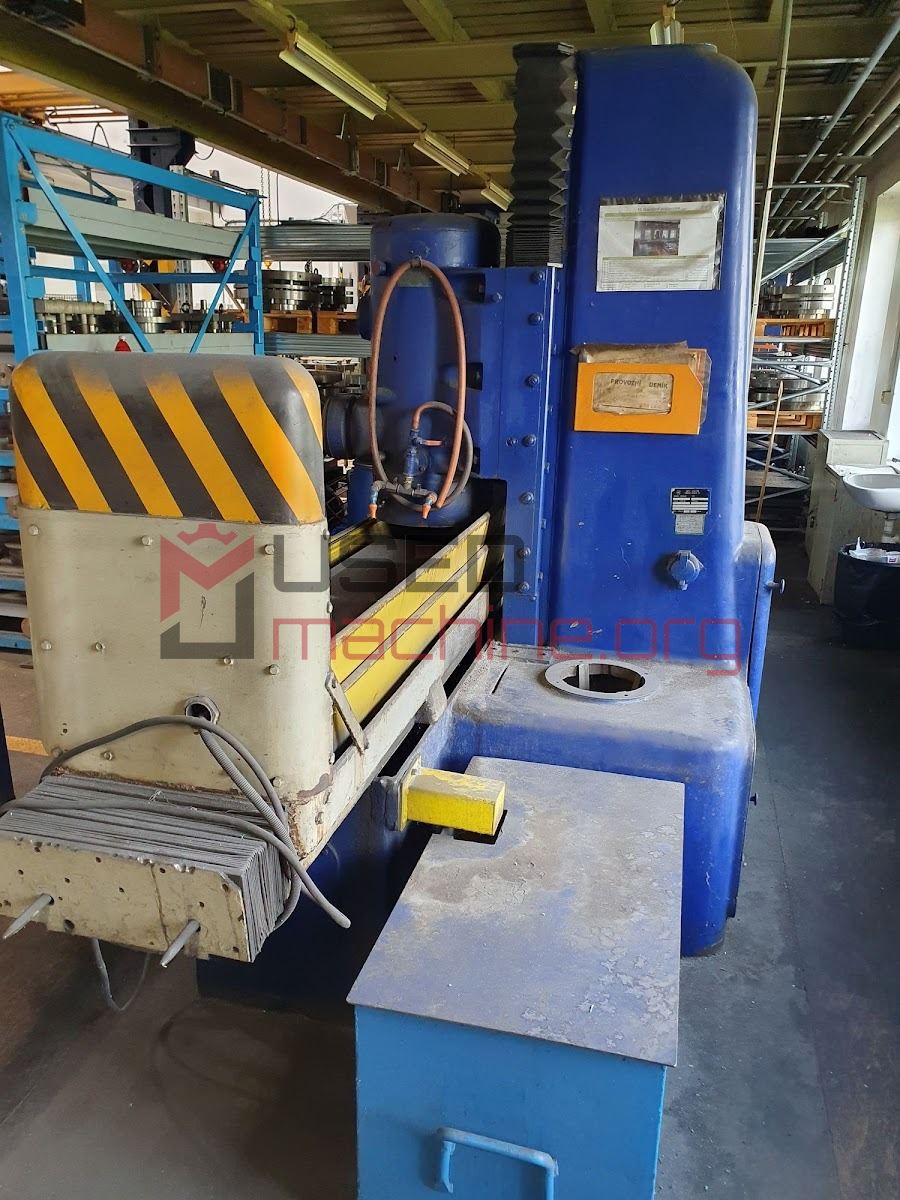 Kovosvit Holoubkov BPV 300 - Surface Grinding machine